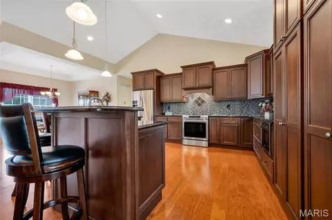 Kitchen - 401 Briarcliff Dr, Waterloo, IL 62298 photo 5 of 5