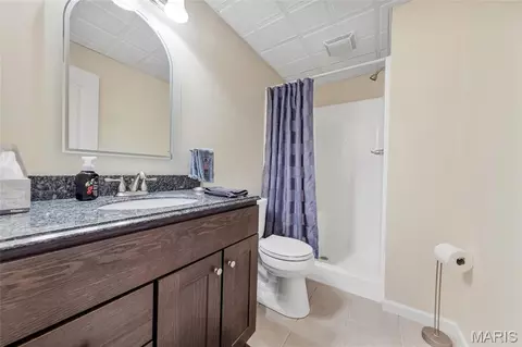 Bath - 401 Briarcliff Dr, Waterloo, IL 62298 photo 4 of 4