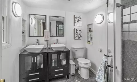 Bath - 43 Johnson Dr, Rolla, MO 65401 photo 2 of 2