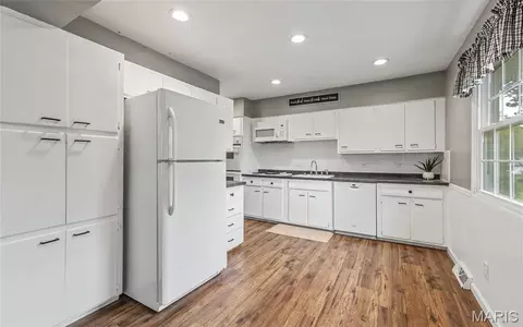 Kitchen - 43 Johnson Dr, Rolla, MO 65401 photo 1 of 2