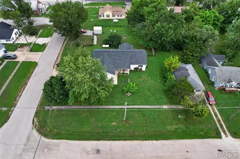 View/Area - 101 S Locust St, Dixon, MO 65459 photo 2 of 4