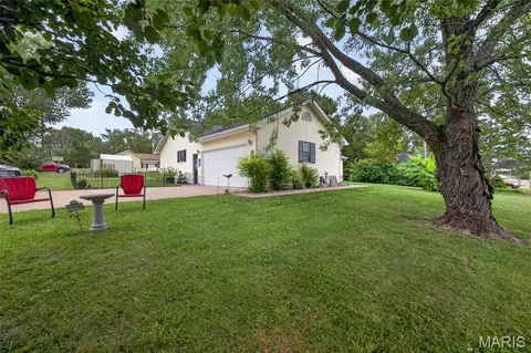 Exterior - 101 S Locust St, Dixon, MO 65459 photo 10 of 14