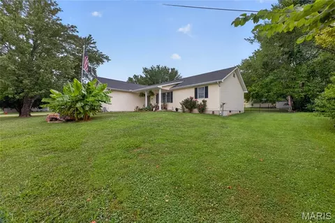 Exterior - 101 S Locust St, Dixon, MO 65459 photo 9 of 14