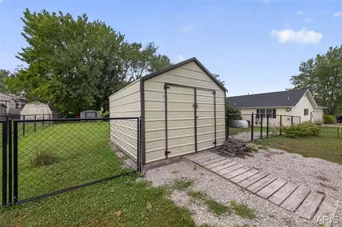 Exterior - 101 S Locust St, Dixon, MO 65459 photo 12 of 14