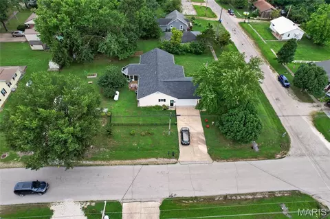 View/Area - 101 S Locust St, Dixon, MO 65459 photo 4 of 4