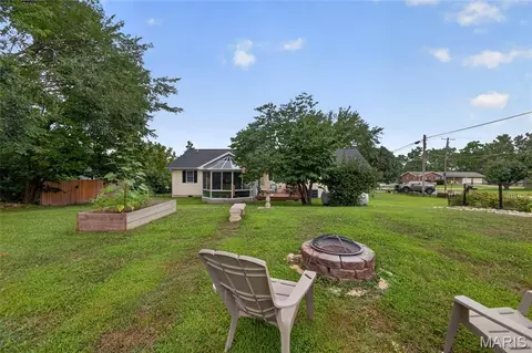Exterior - 101 S Locust St, Dixon, MO 65459 photo 13 of 14