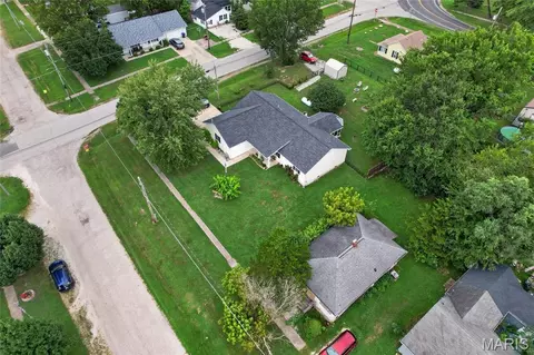 View/Area - 101 S Locust St, Dixon, MO 65459 photo 3 of 4