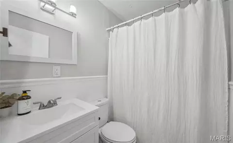 Bath - 403 Fox Creek Rd, Rolla, MO 65401 photo 1 of 1