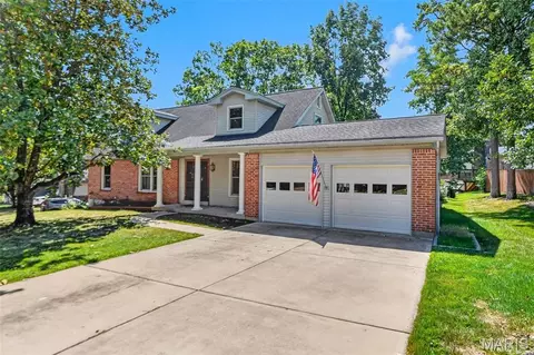 Exterior - 804 Dutch Mill Dr, Ballwin, MO 63011 photo 1 of 14