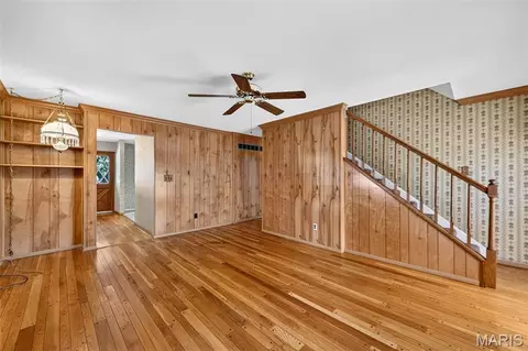Living - 804 Dutch Mill Dr, Ballwin, MO 63011 photo 3 of 8