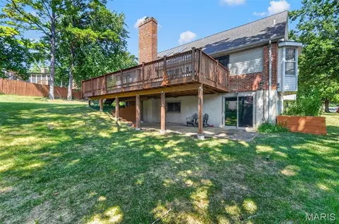 Exterior - 804 Dutch Mill Dr, Ballwin, MO 63011 photo 9 of 14