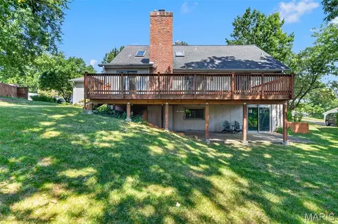 Exterior - 804 Dutch Mill Dr, Ballwin, MO 63011 photo 8 of 14