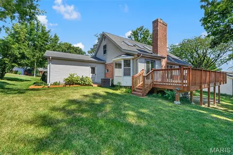 Exterior - 804 Dutch Mill Dr, Ballwin, MO 63011 photo 7 of 14