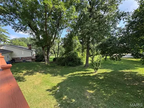 Exterior - 804 Dutch Mill Dr, Ballwin, MO 63011 photo 14 of 14