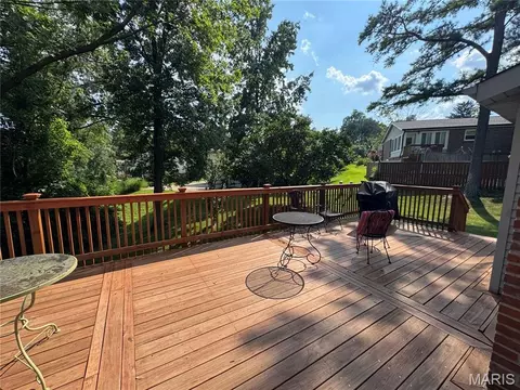 Exterior - 804 Dutch Mill Dr, Ballwin, MO 63011 photo 11 of 14