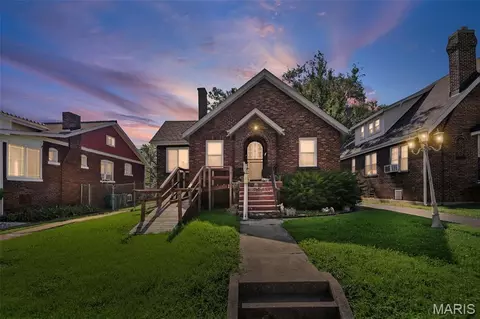 734 Vogel Pl, East St Louis, IL 62205