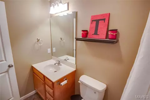 Bath - 2909 Sandy Ln, Springfield, IL 62711 photo 10 of 10