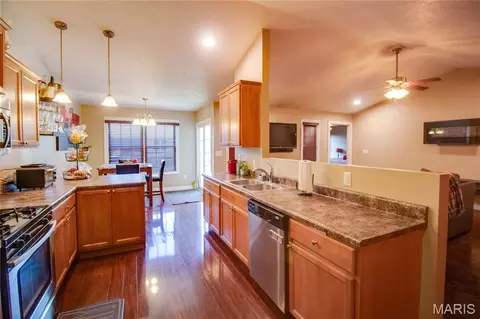 Kitchen - 2909 Sandy Ln, Springfield, IL 62711 photo 3 of 4