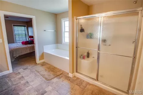 Bath - 2909 Sandy Ln, Springfield, IL 62711 photo 4 of 10