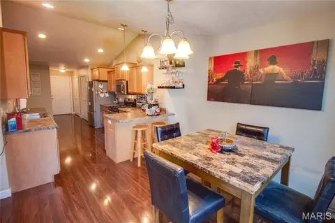 Dining - 2909 Sandy Ln, Springfield, IL 62711 photo 2 of 2