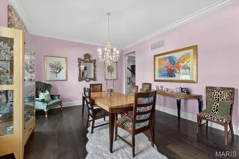 Dining - 3033 Fallbrook Dr, Saint Louis, MO 63131 photo 3 of 5