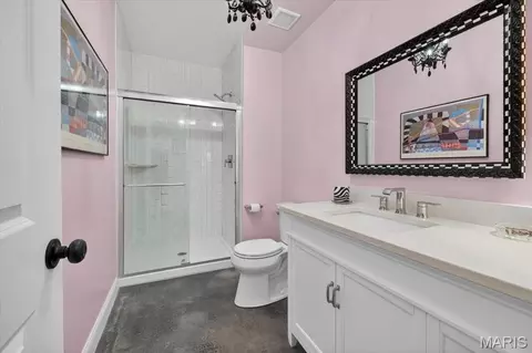 Bath - 3033 Fallbrook Dr, Saint Louis, MO 63131 photo 9 of 9