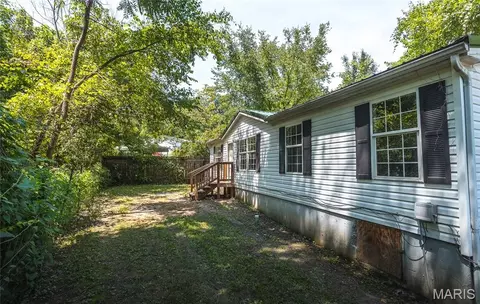 Exterior - 164 Hickory St, Bourbon, MO 65441 photo 1 of 9