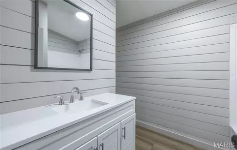 Bath - 164 Hickory St, Bourbon, MO 65441 photo 1 of 3