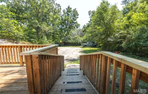 Exterior - 164 Hickory St, Bourbon, MO 65441 photo 6 of 9