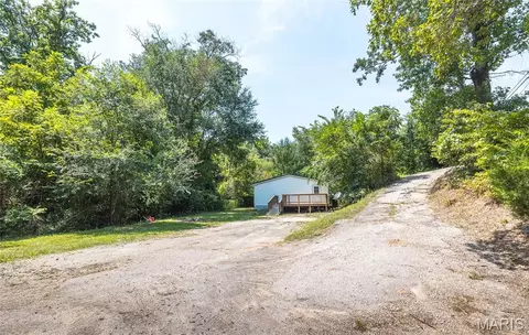 Exterior - 164 Hickory St, Bourbon, MO 65441 photo 7 of 9