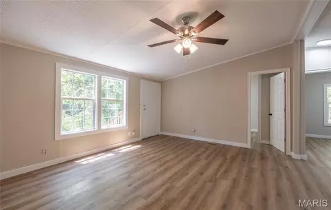 Living - 164 Hickory St, Bourbon, MO 65441 photo 2 of 3