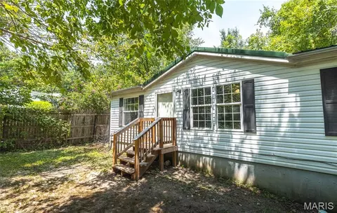 Exterior - 164 Hickory St, Bourbon, MO 65441 photo 2 of 9
