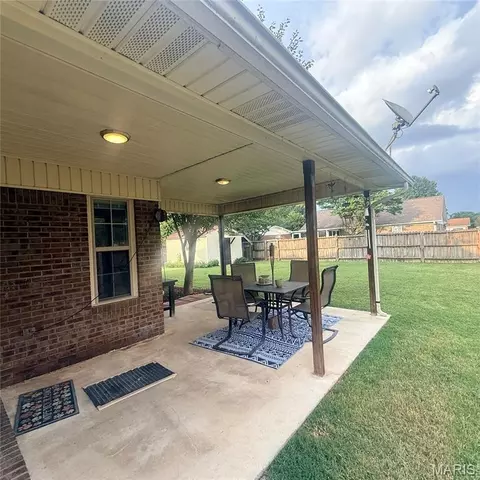 Exterior - 612 S Walnut St, Kennett, MO 63857 photo 4 of 11