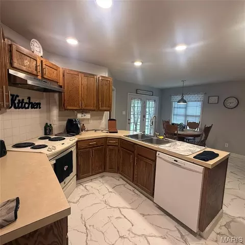 Kitchen - 612 S Walnut St, Kennett, MO 63857 photo 3 of 5