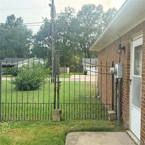 Exterior - 612 S Walnut St, Kennett, MO 63857 photo 11 of 11