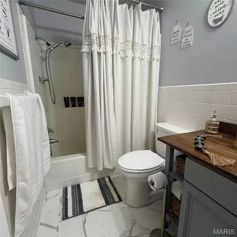 Bath - 612 S Walnut St, Kennett, MO 63857 photo 4 of 4
