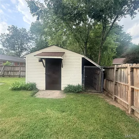 Exterior - 612 S Walnut St, Kennett, MO 63857 photo 8 of 11