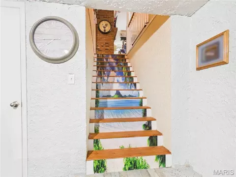 Entry Way - 606 Sheridan Dr, Chaffee, MO 63740 photo 8 of 8