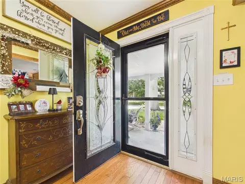Entry Way - 606 Sheridan Dr, Chaffee, MO 63740 photo 2 of 8