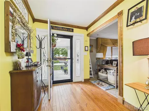 Entry Way - 606 Sheridan Dr, Chaffee, MO 63740 photo 1 of 8