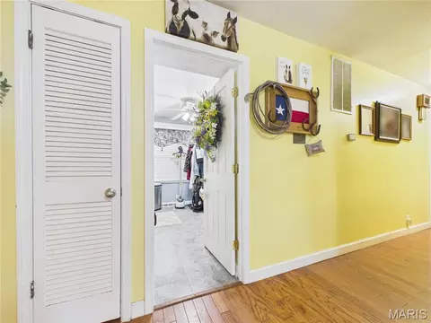 Entry Way - 606 Sheridan Dr, Chaffee, MO 63740 photo 6 of 8
