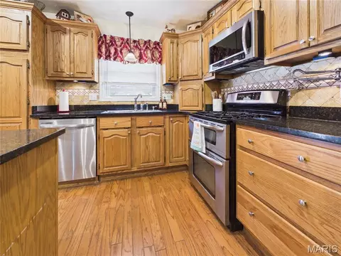 Kitchen - 606 Sheridan Dr, Chaffee, MO 63740 photo 6 of 10