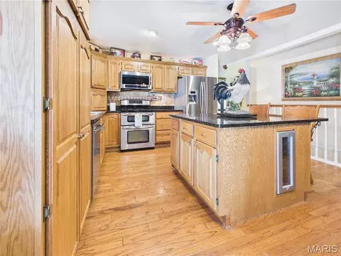 Kitchen - 606 Sheridan Dr, Chaffee, MO 63740 photo 9 of 10