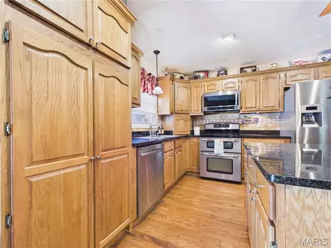 Kitchen - 606 Sheridan Dr, Chaffee, MO 63740 photo 3 of 10