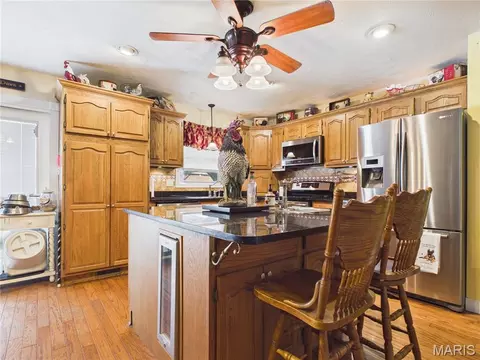 Kitchen - 606 Sheridan Dr, Chaffee, MO 63740 photo 4 of 10