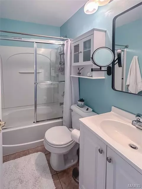 Bath - 111 E Washington Ave #1N, Saint Louis, MO 63122 photo 1 of 1