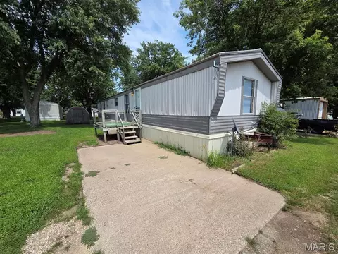 32862 Violet St #63, La Grange, MO 63448
