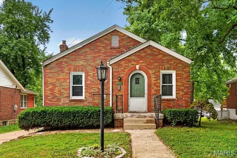 7626 Fairham Ave, University City, MO 63130