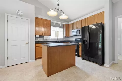 Kitchen - 420 Bittersweet Dr, O'fallon, MO 63366 photo 1 of 4