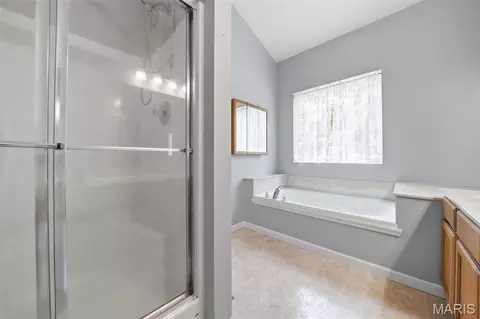 Bath - 420 Bittersweet Dr, O'fallon, MO 63366 photo 1 of 3